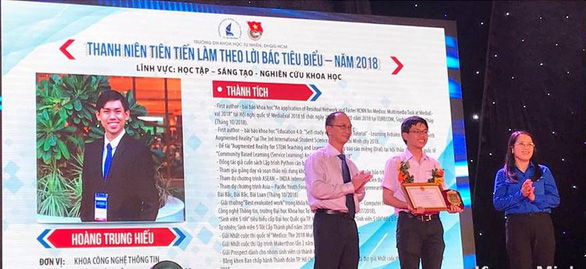 cựu sinh viên thắng giải quốc tế Hoàng Trung Hiếu