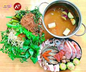 Trải nghiệm các món lẩu Chợ Đêm giữa lòng Ký túc xá hiện đại nhất Đông Nam Á